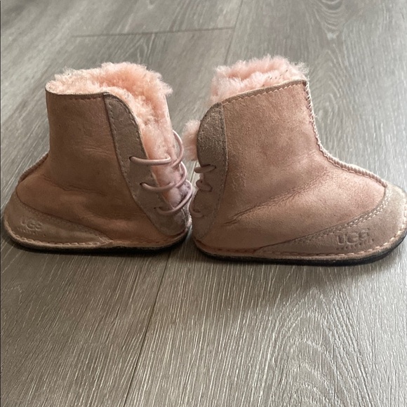UGG Infant Toddler Sz S 5 Girls Pink Sheepskin Boots Winter Warm Sherpa Leather - Picture 3 of 8